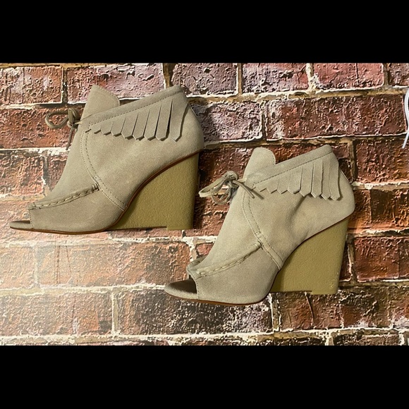 EUC 10 Crosby Derek Lam Open Toe Booties SZ 9 - Picture 3 of 9